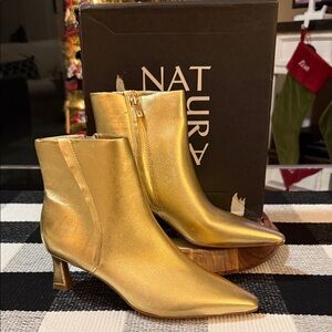 New Naturalizer Shiny Gold Heeled Boots
